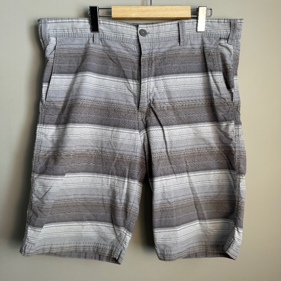Burnside Men's 38 Chino Walking Shorts‎ Gray Preppy Skater Beach Outdoor Campus - Picture 1 of 15